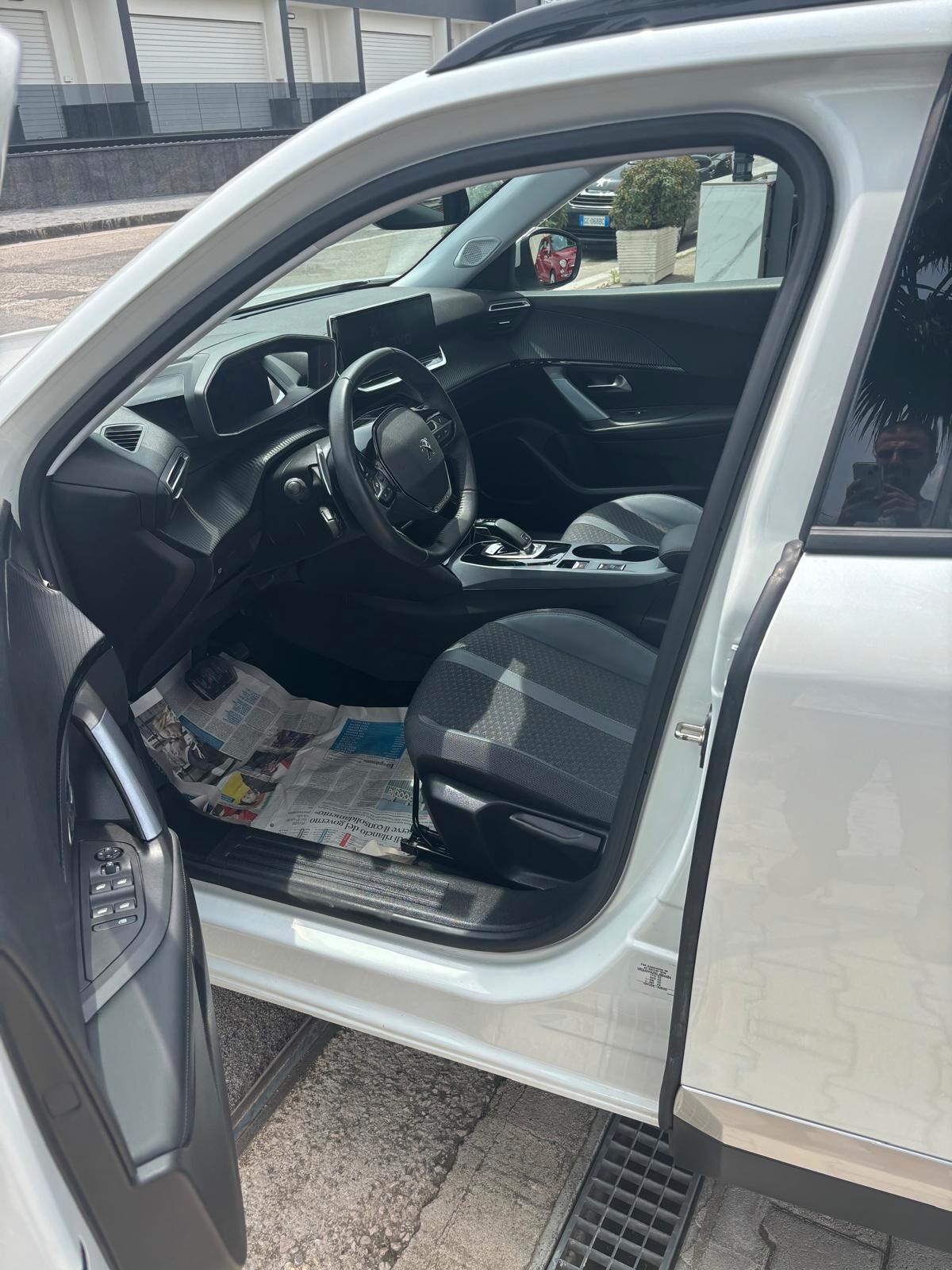 Peugeot 2008 BlueHDi 130 S&S EAT8 Allure Navi Pack