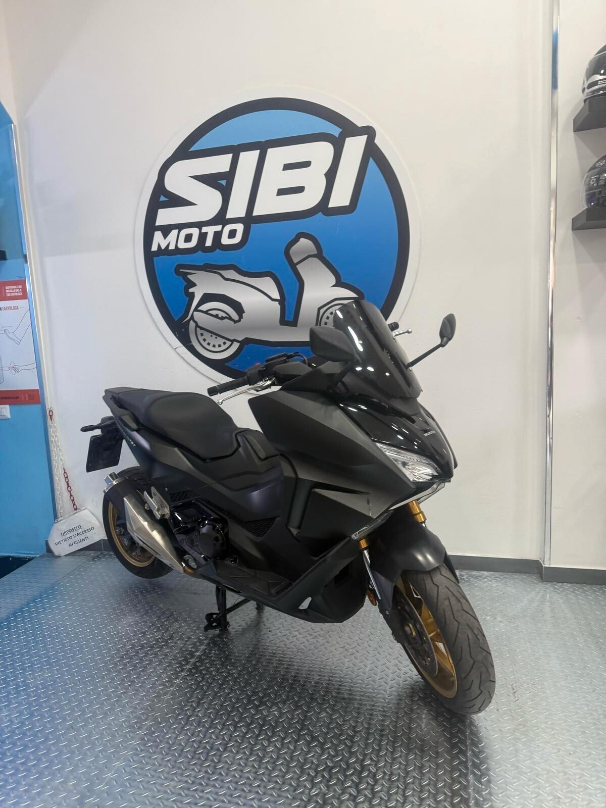Honda Forza 750