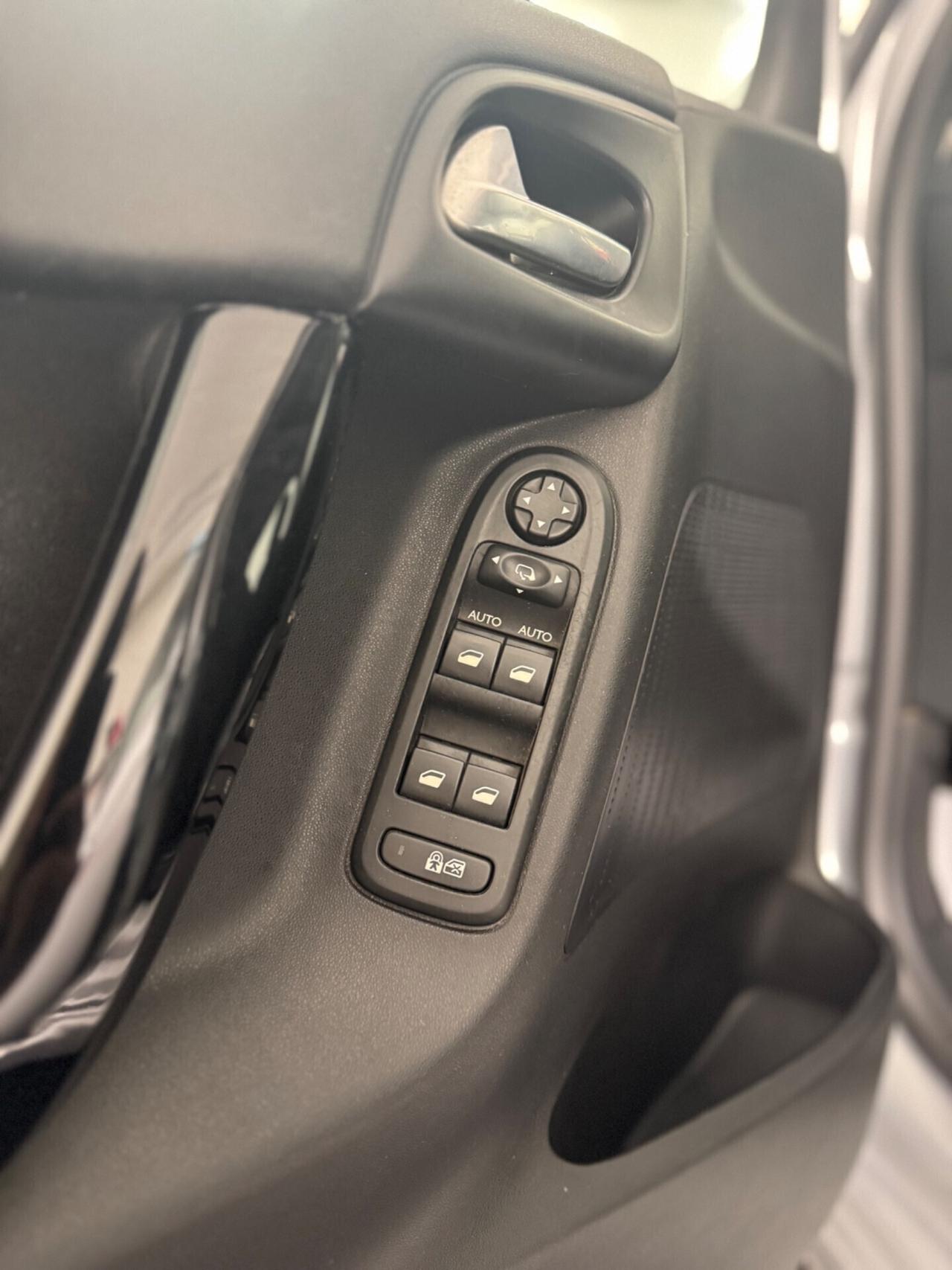 Citroen C3 Exclusive *TETTO PANORAMICO- SENSORI DI PARCHEGGIO* NEOPATENTATI