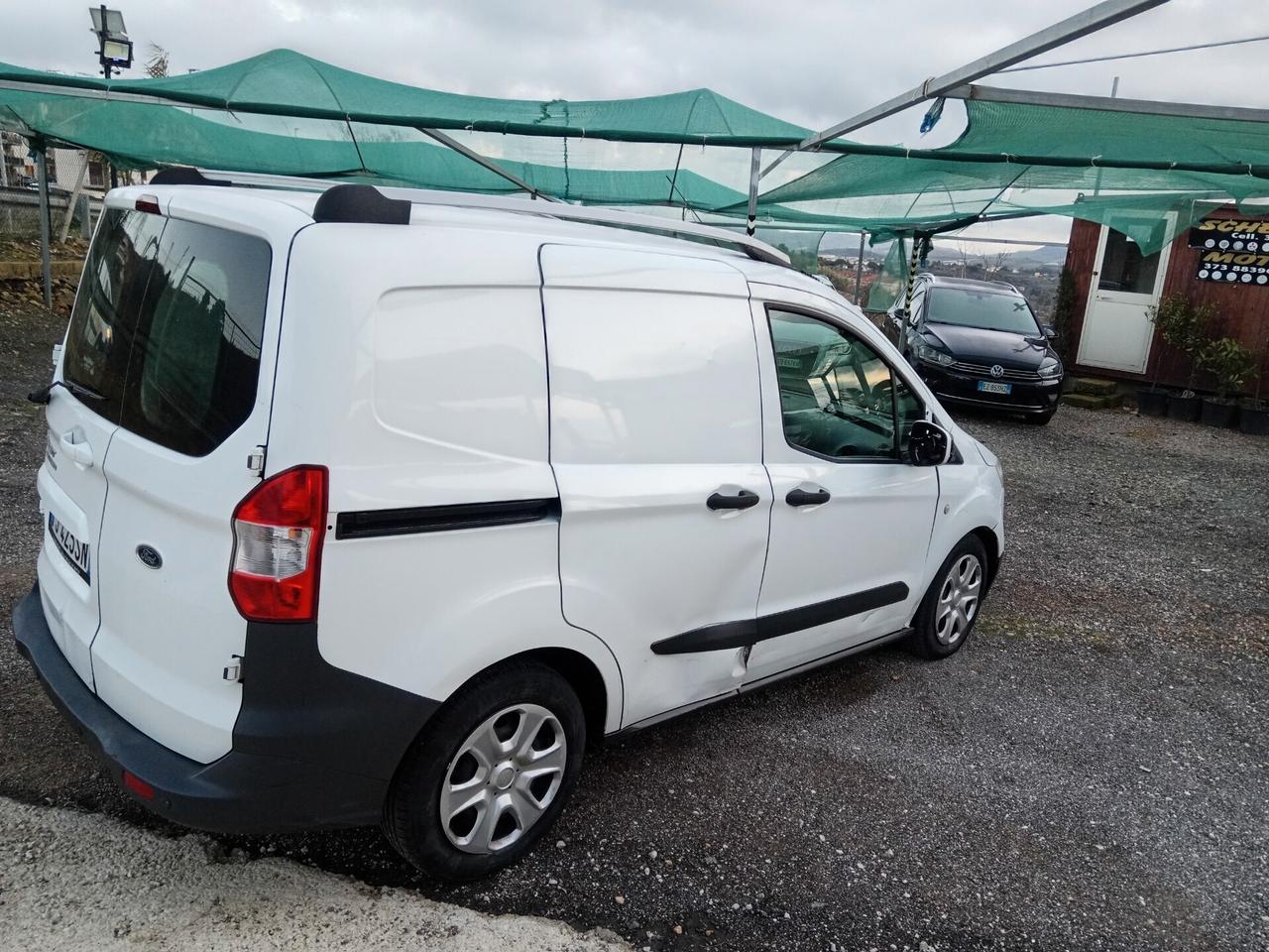 Ford Tourneo Courier 1.5 TDCI 95 CV Plus