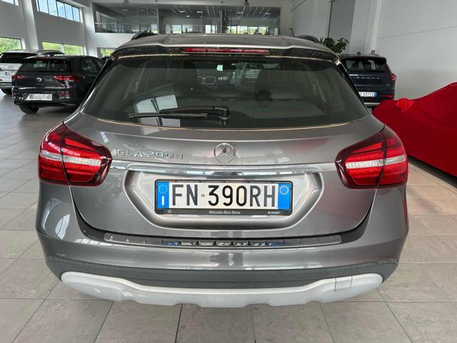 MERCEDES-BENZ GLA 200 d Automatic Business