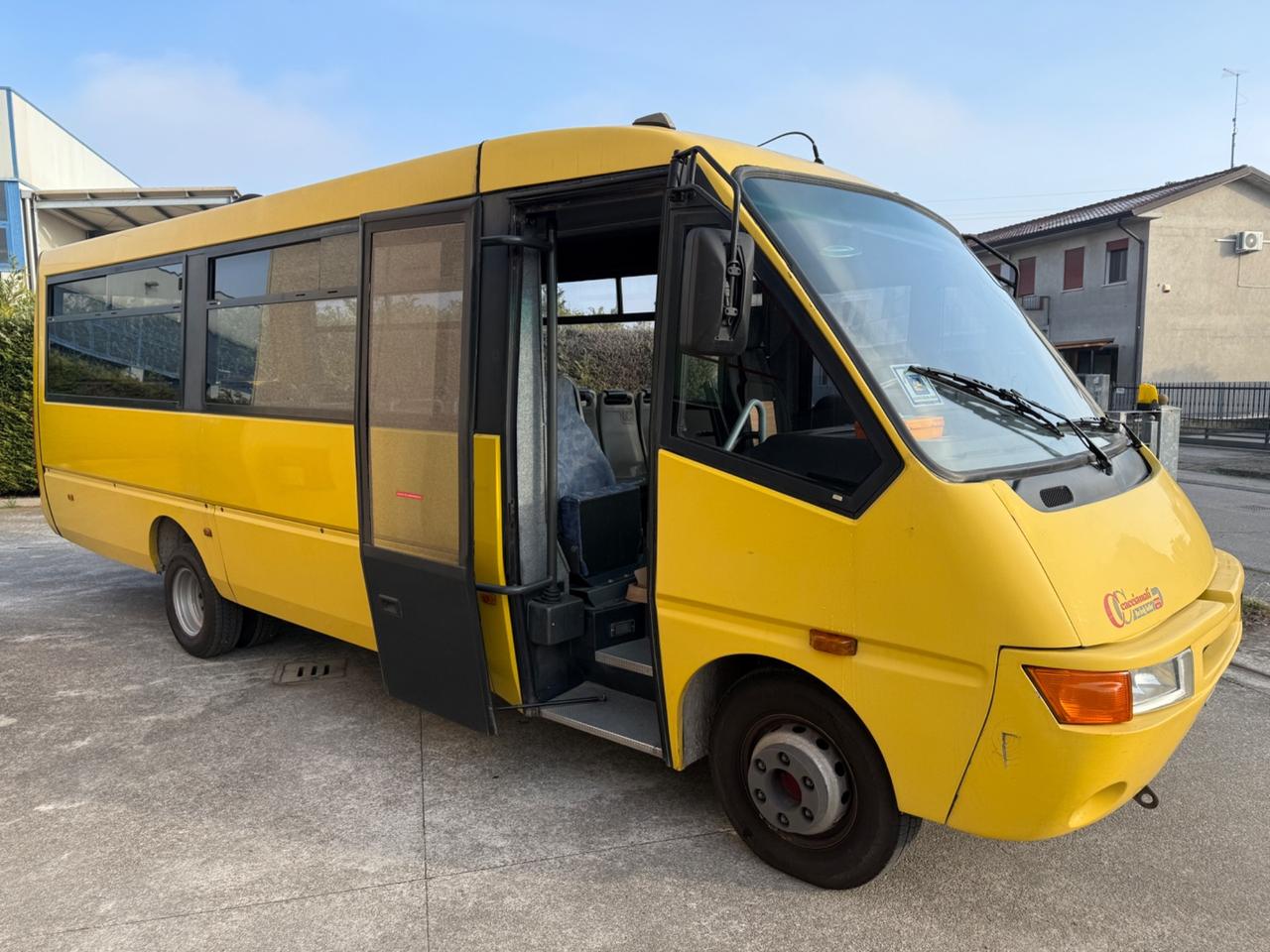 Scuolabus/ Iveco 42 posti euro 9.500