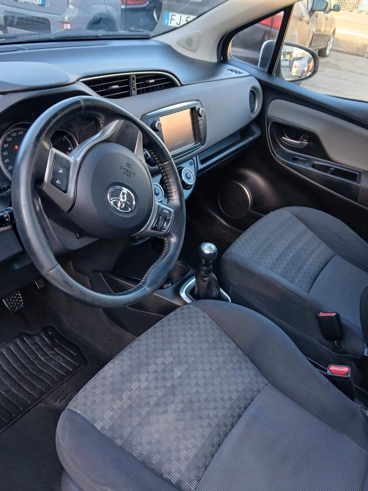 Toyota Yaris 1.0 5 porte Lounge