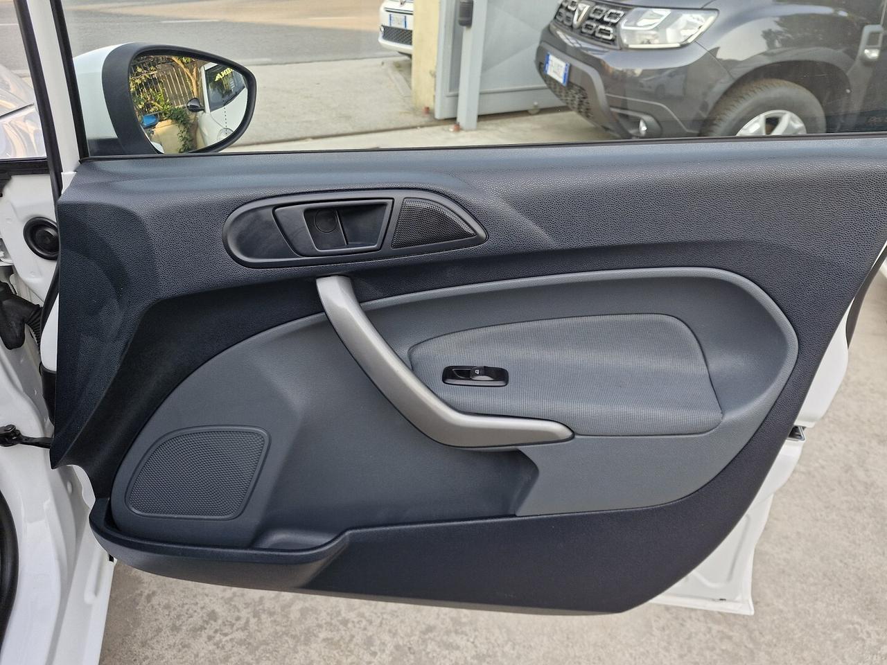 FORD FIESTA 1.4 BENZINA GPL CASA MADRE TITANIUM