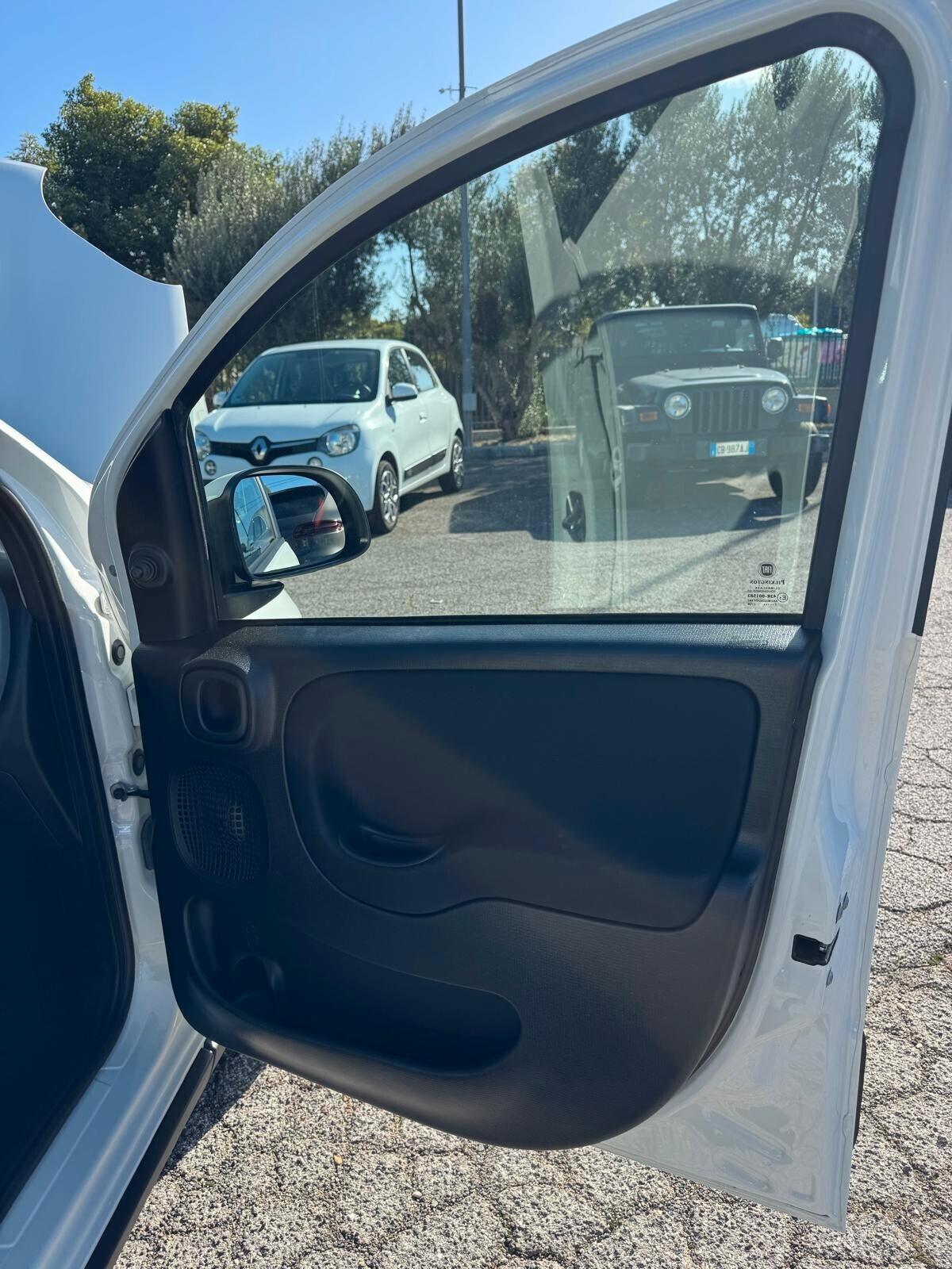 Fiat Panda 1.0 FireFly S&S Hybrid Red