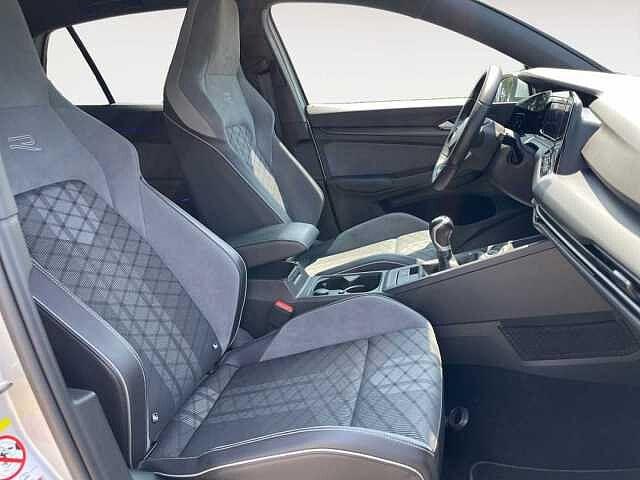 Volkswagen Golf 8ª serie 1.5TSI 130CV R-Line - NEOPATENTATI
