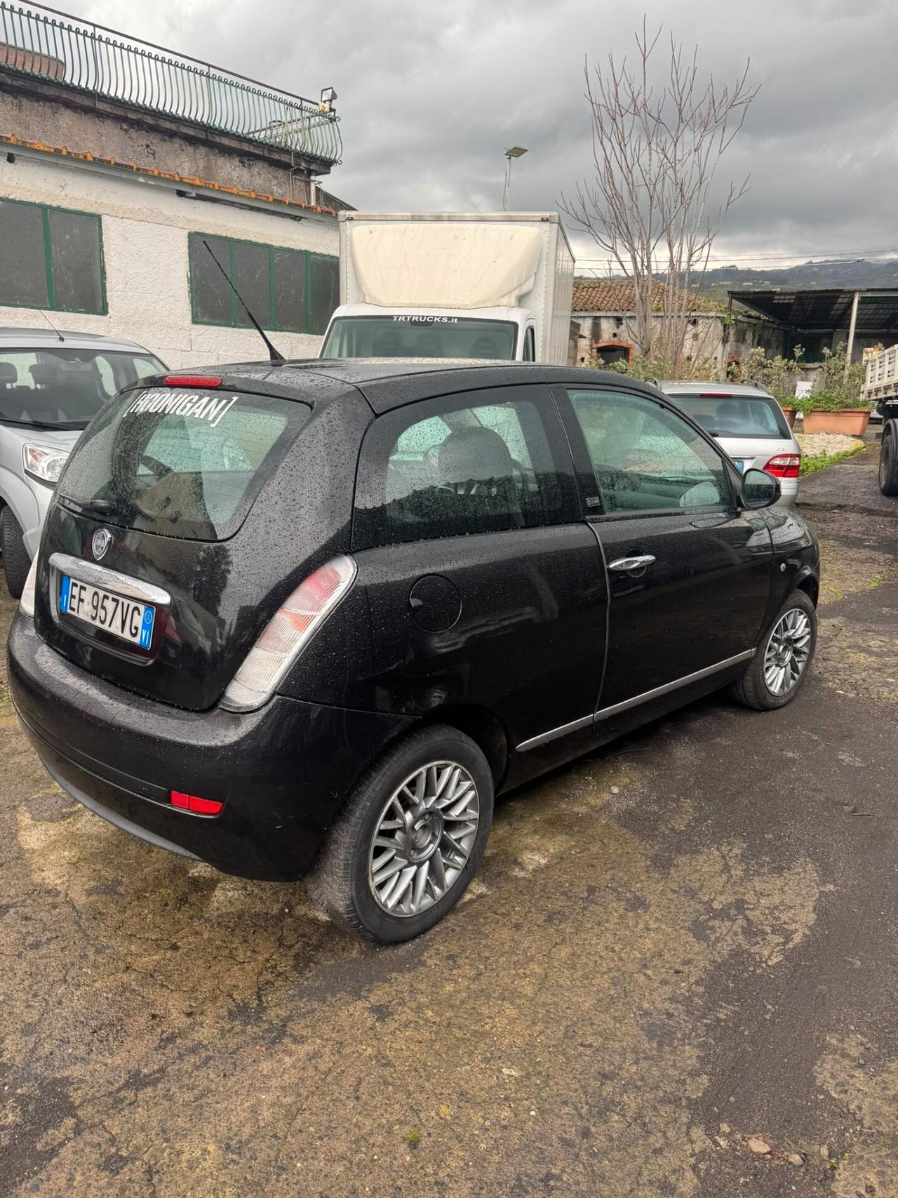 Lancia Ypsilon 1.3 MJT 75 CV Diva