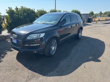 Audi Q7 3.0 V6 TDI 240 CV Tetto