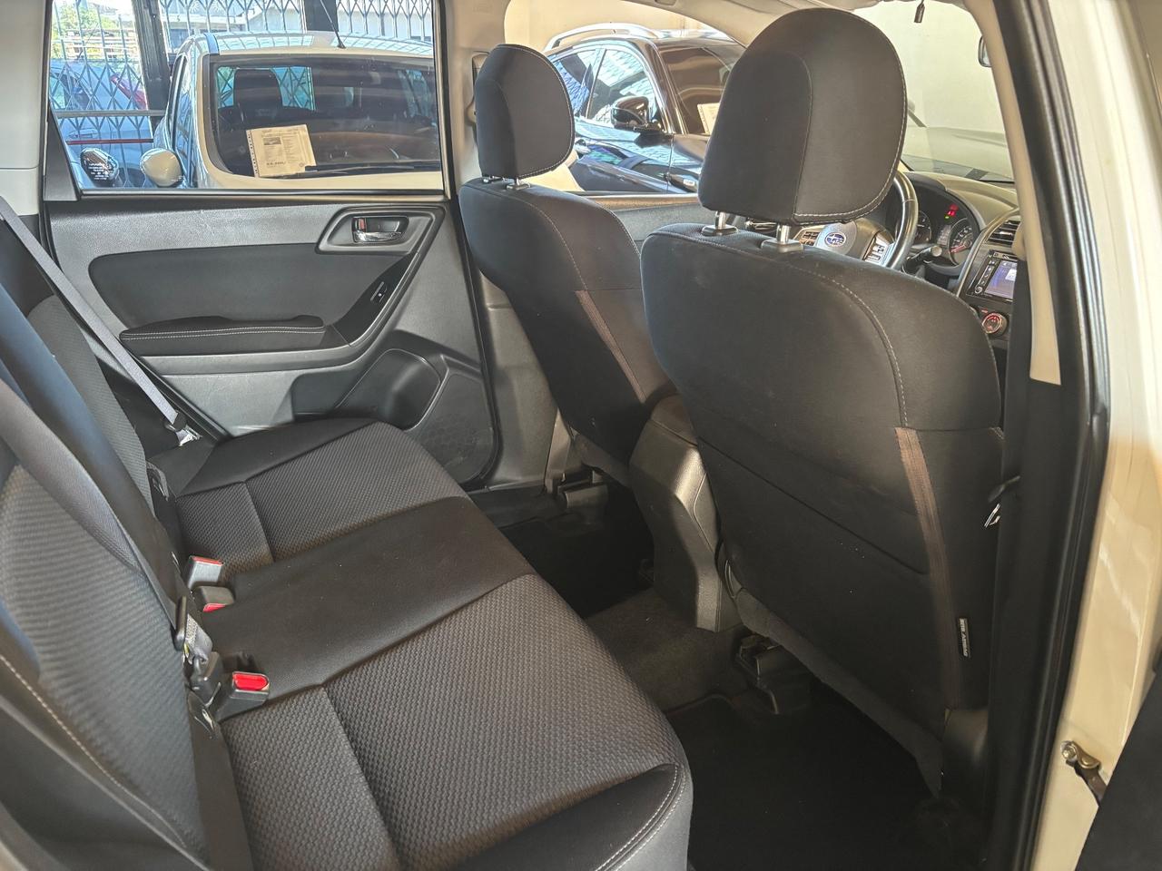 Subaru Forester 2.0D |BIANCO PERLA GANCIO TRAINO