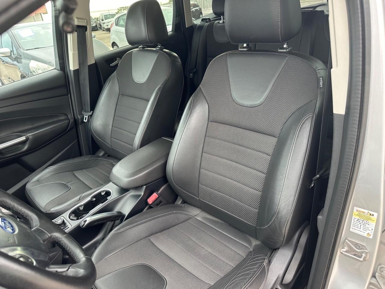 Ford Kuga 2.0 TDCI 163 CV 4WD Powershift Titanium