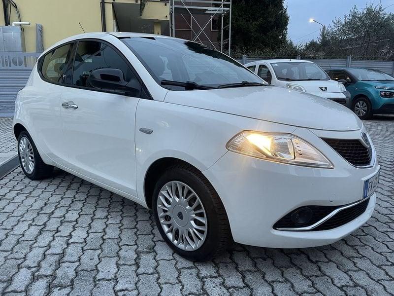 Lancia Ypsilon Ypsilon 1.2 Platinum 69cv NEOPATENTATI