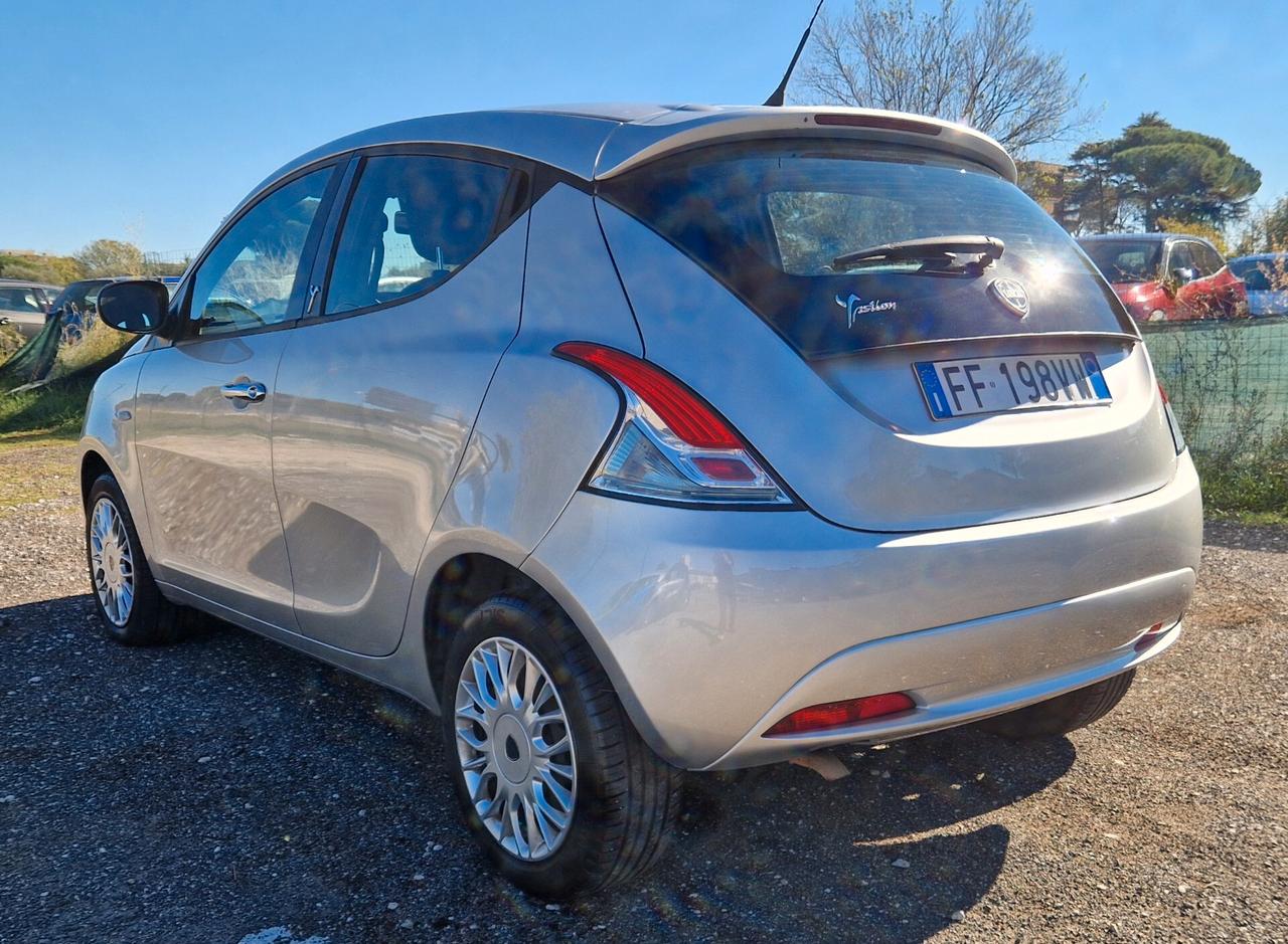 Lancia Ypsilon 1.2 69 CV 5 porte Platinum