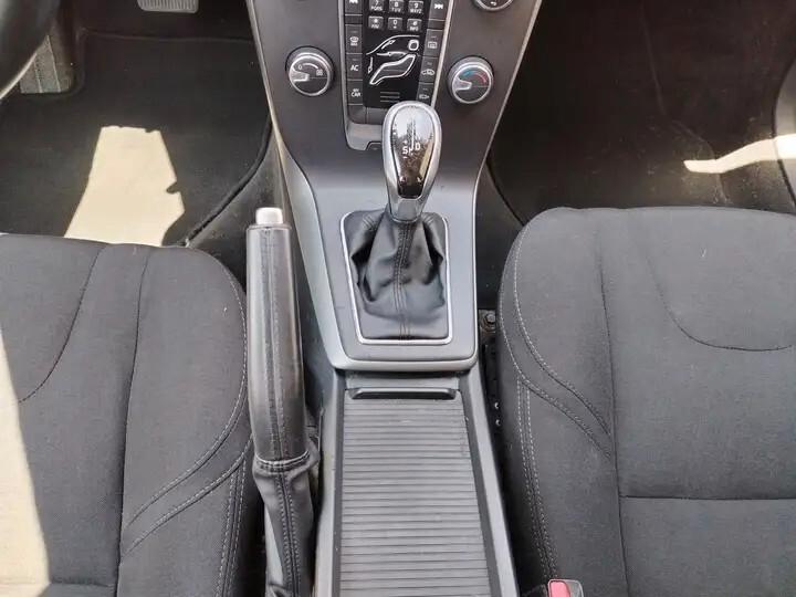 Volvo V40 D2 Geartronic Kinetic