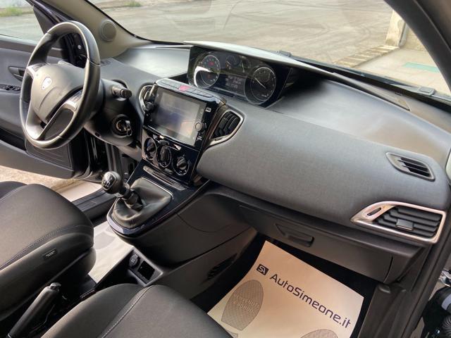LANCIA Ypsilon 1.0 FireFly 5 porte S&S Hybrid Gold 5 posti.