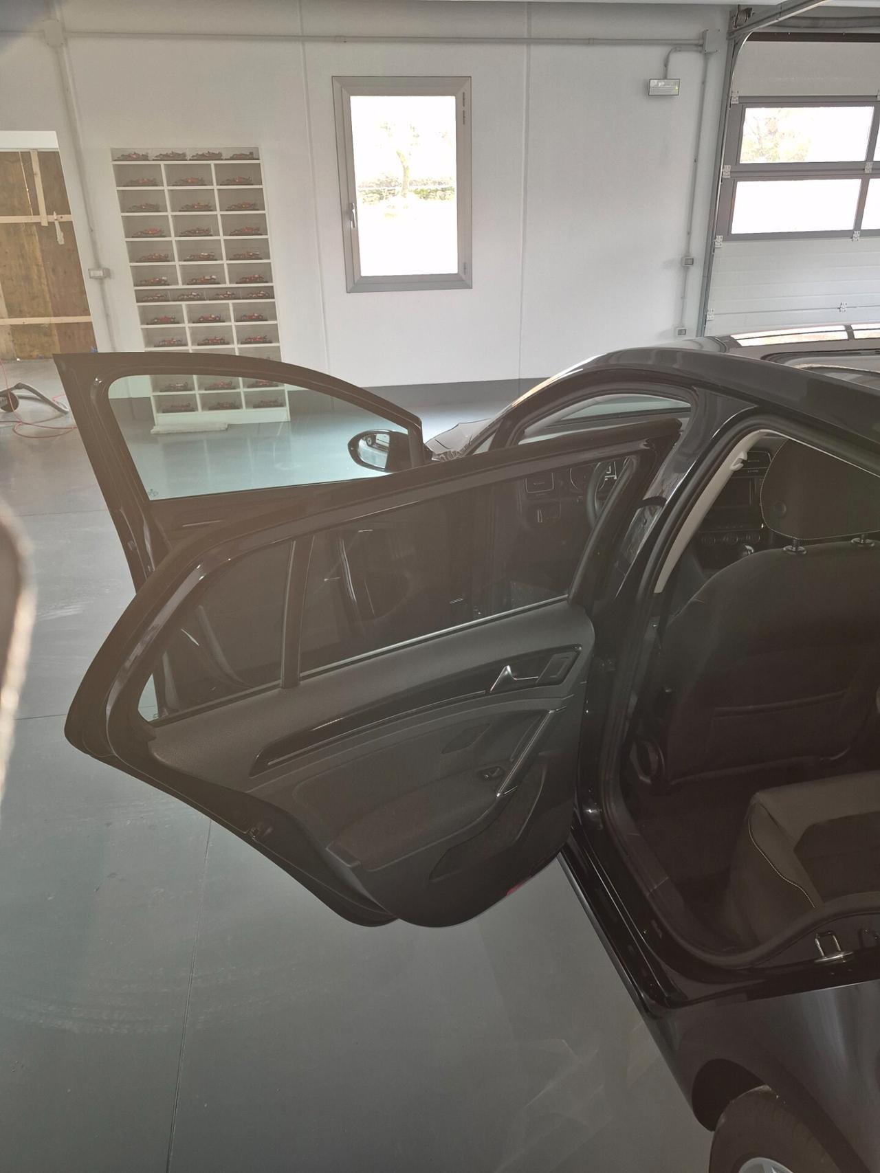 Volkswagen Golf Business 2.0 TDI DSG 5p. Highline BlueMotion Tech.