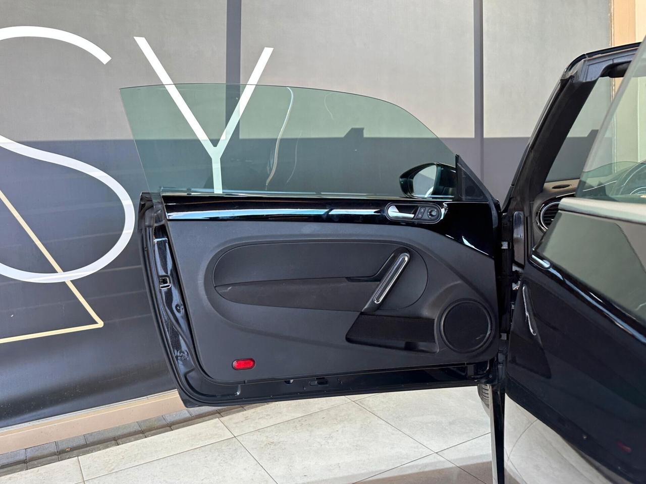 Volkswagen Maggiolino Cabrio 1.6 TDI DSG Design