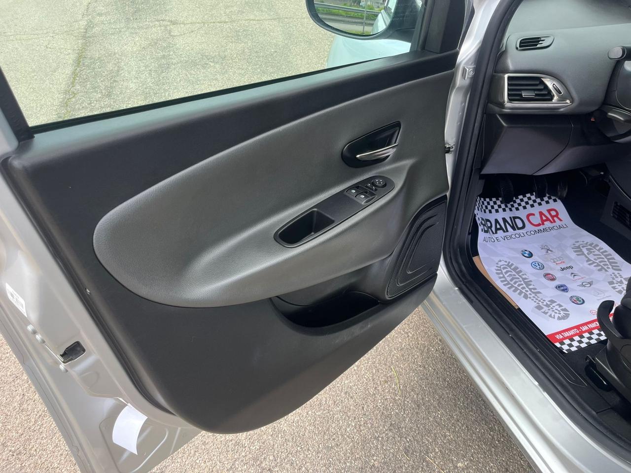 Lancia Ypsilon 1.2 5 porte GPL Gold Unipro 2014