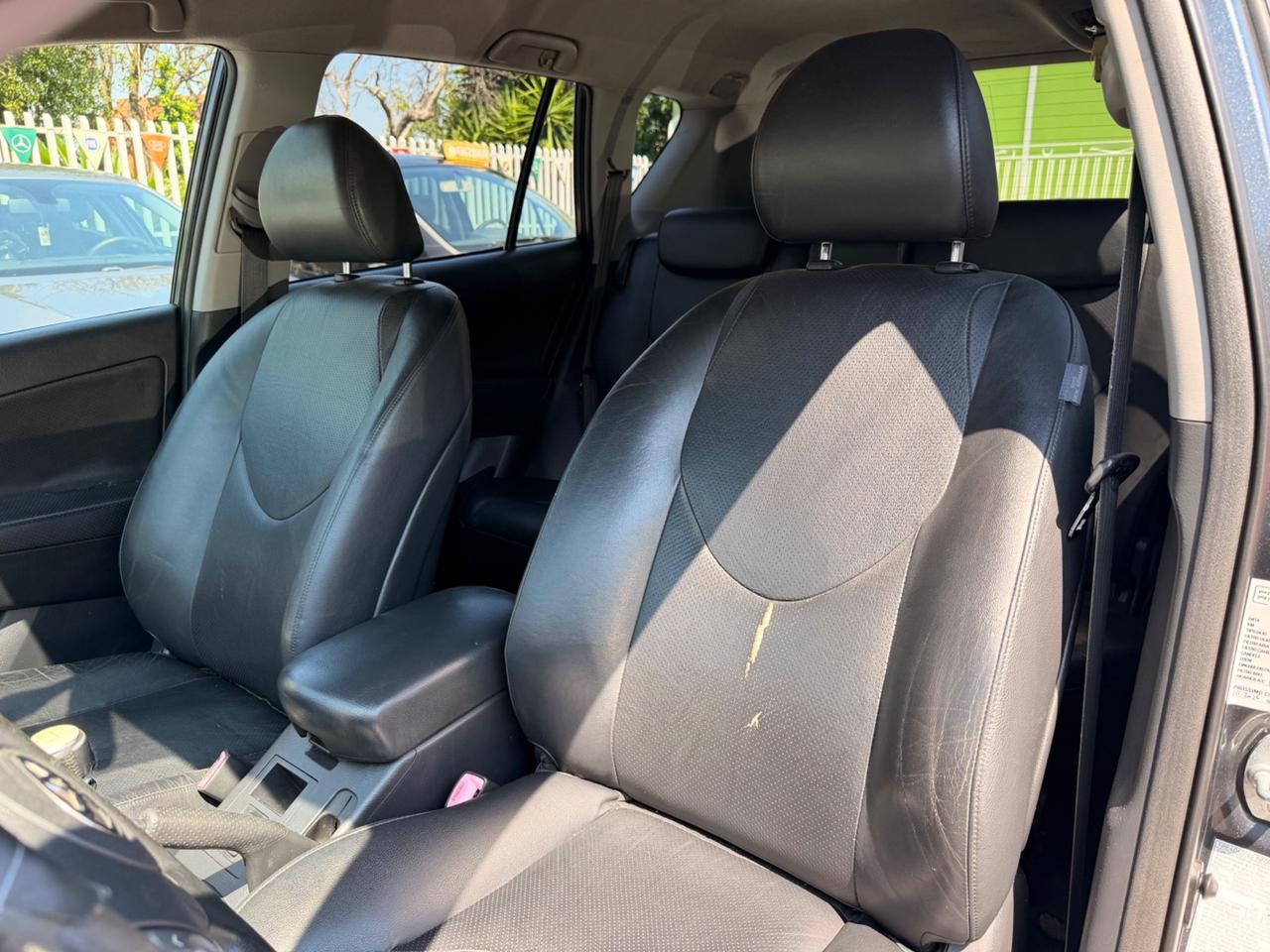 Toyota RAV 4 RAV4 2.2 D-4D 177 CV Luxury 4x4 PERFETTA!!!