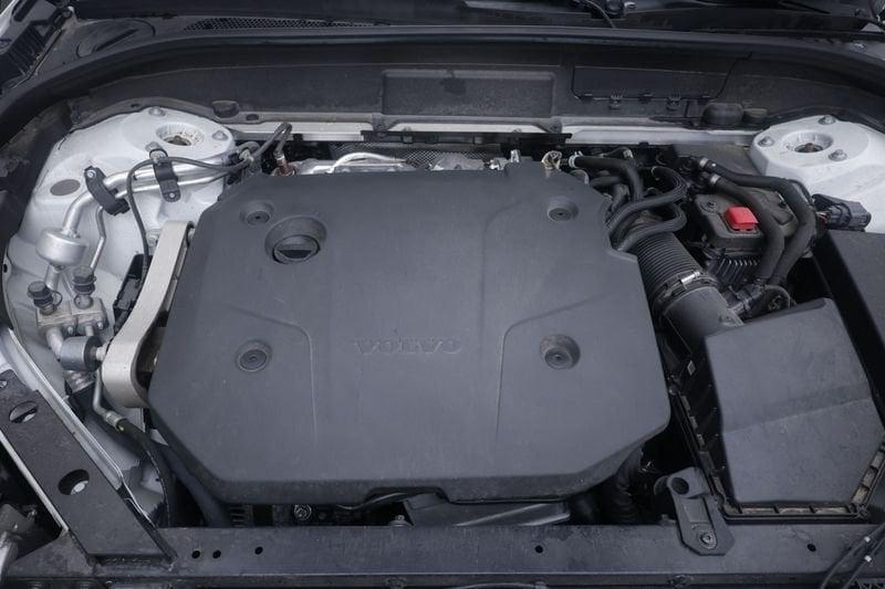 Volvo XC60 Volvo XC60 B4 (d) AWD automatico Plus Dark 145KW ANNO 2024