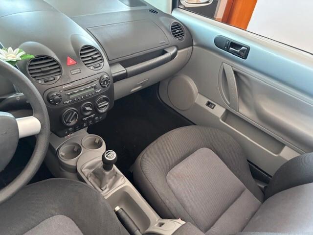 Volkswagen New Beetle 1.4 16V Cabrio