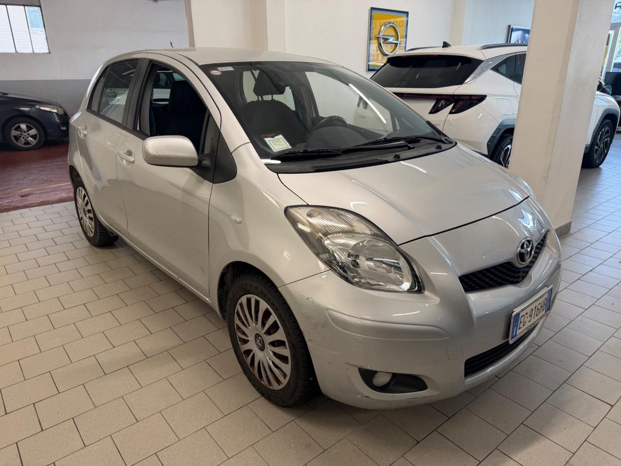 Toyota Yaris 1.0 5 porte Sol