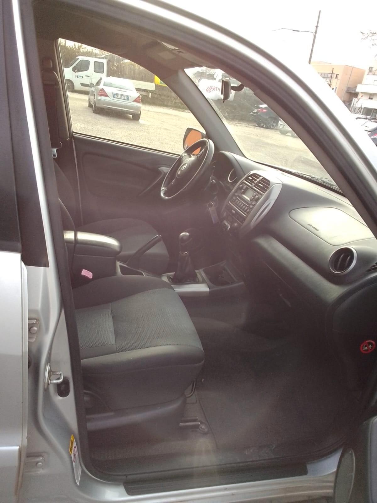 Toyota RAV 4 2.0 Tdi D-4D cat 5 porte Sol