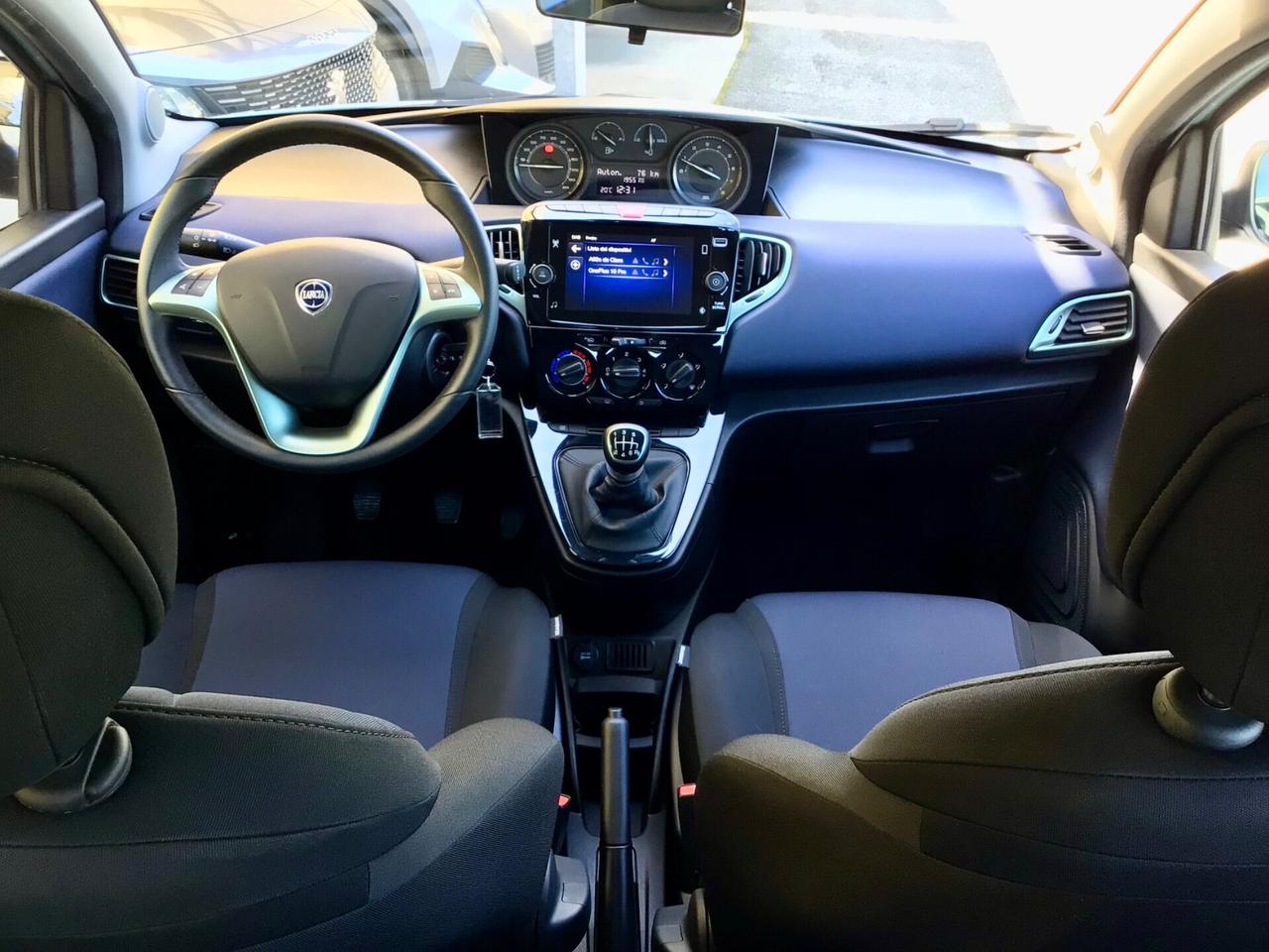 Lancia Ypsilon 1.0 FireFly 5p Hybrid Platino
