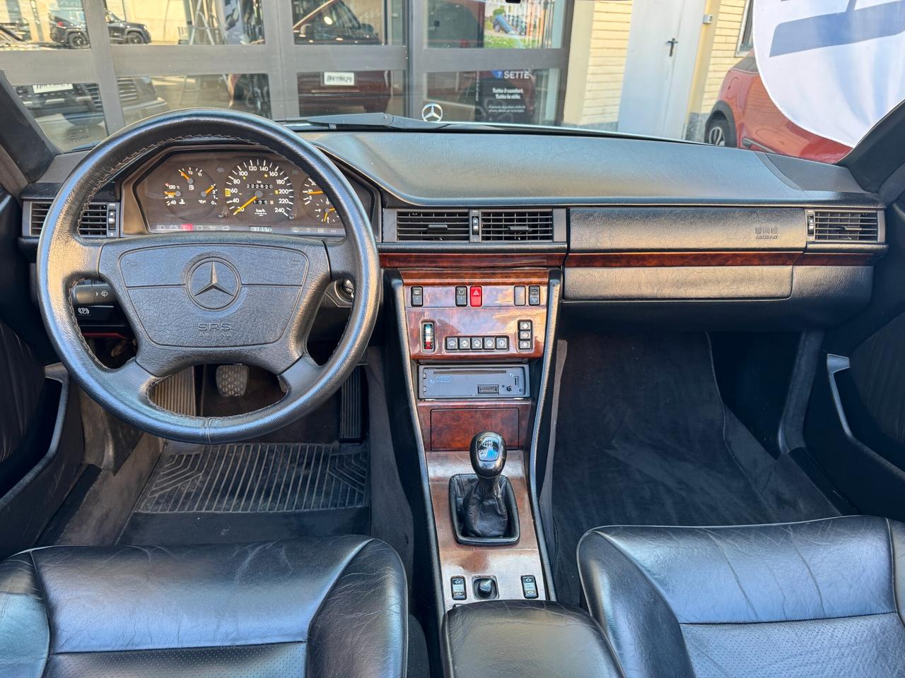 Mercedes-benz E-Series E 200 cabrio