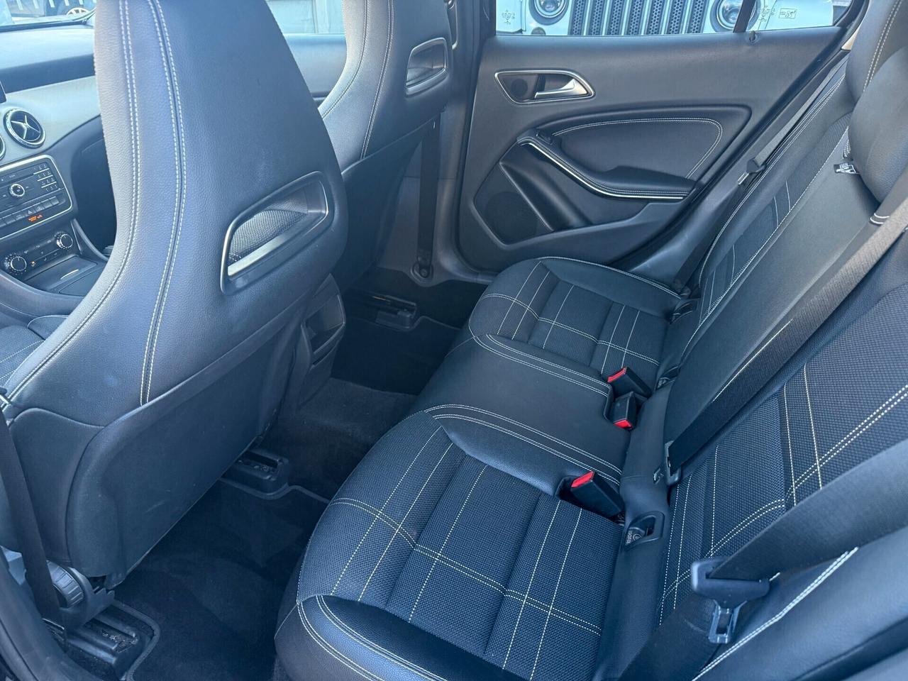 Mercedes-Benz GLA 180 d Business