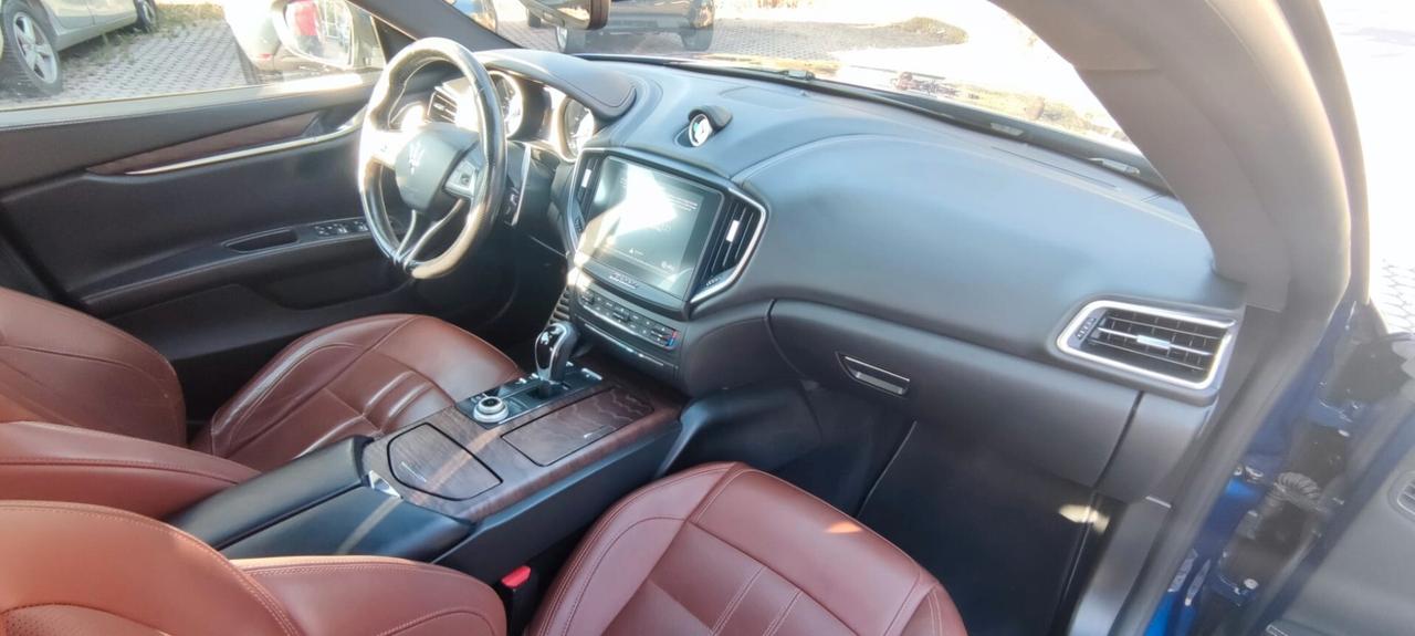 Maserati Ghibli V6 430 CV Q4 Nerissimo Edition
