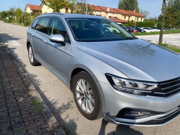 Volkswagen Passat Variant 1.6 TDI SCR DSG Business BMT