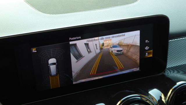 MERCEDES-BENZ GLB 200 d Automatic Sport