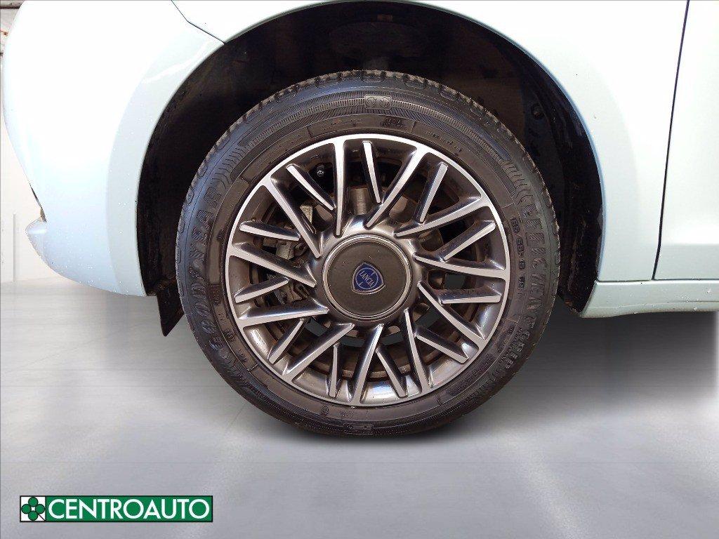 LANCIA Ypsilon 1.0 firefly hybrid Gold Plus s&s 70cv del 2023