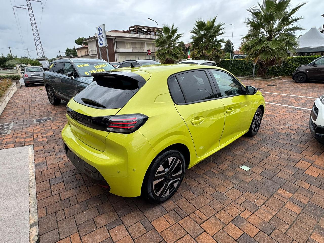 Peugeot 208 PureTech 100 Stop&Start 5 porte Active