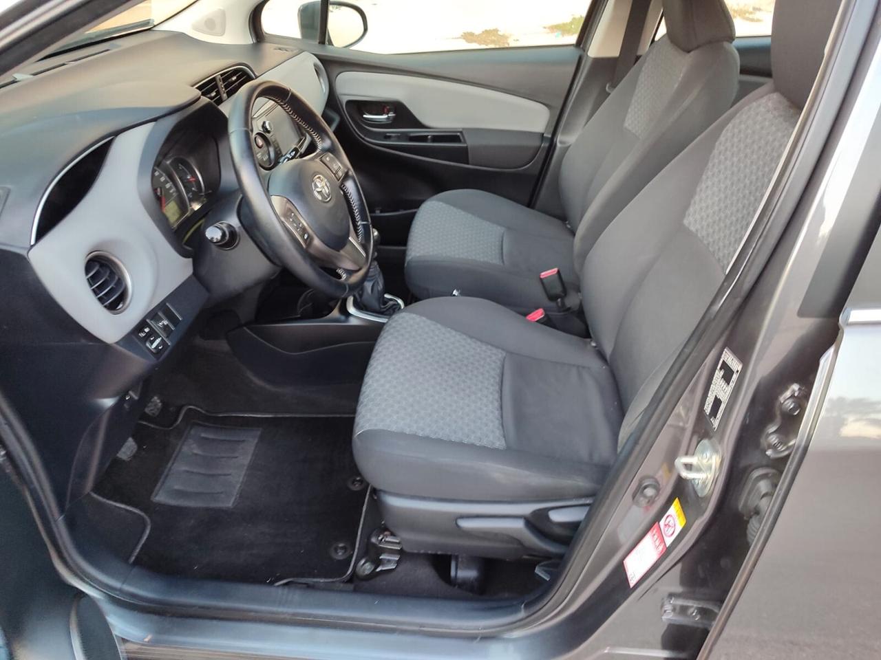 Toyota Yaris 1.4 Diesel ACTIVE 2015!!