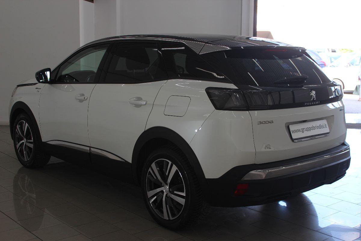 PEUGEOT - e-3008