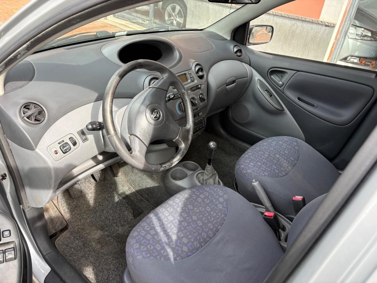 Toyota Yaris 1.3i 16V cat 5 porte