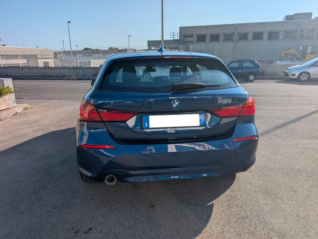 Bmw 116 116d 5p. Business Advantage