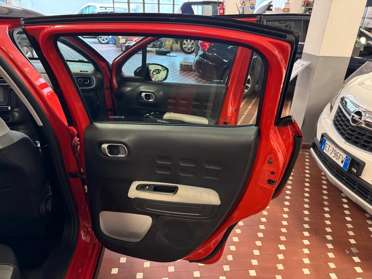 Citroen C3 PureTech 82 Shine - NEOPATENTATI