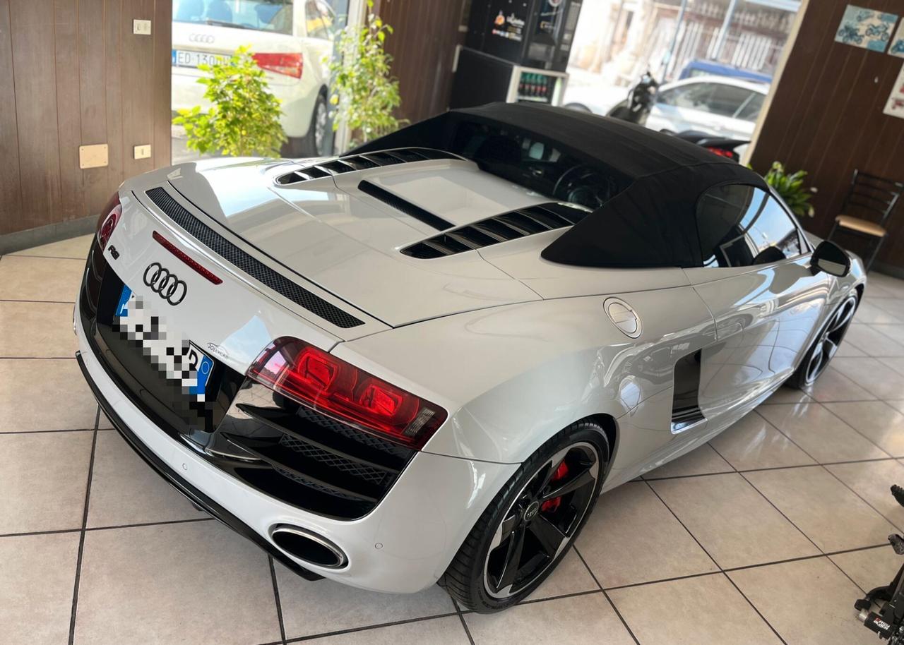 Audi R8 5.2 V 10 525 CV R-TRONIC QUATTRO SPYDER