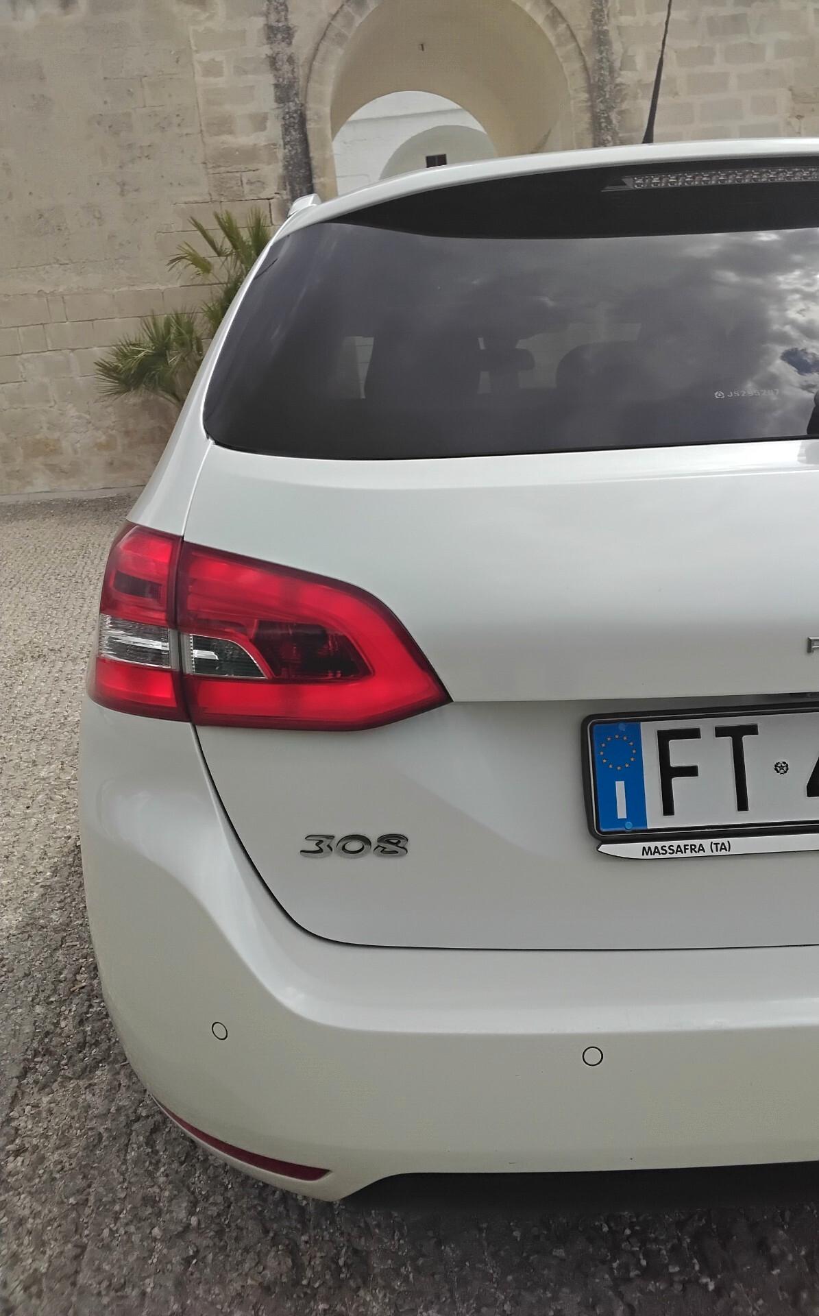 Peugeot 308 BlueHDi 130 S&S SW Allure