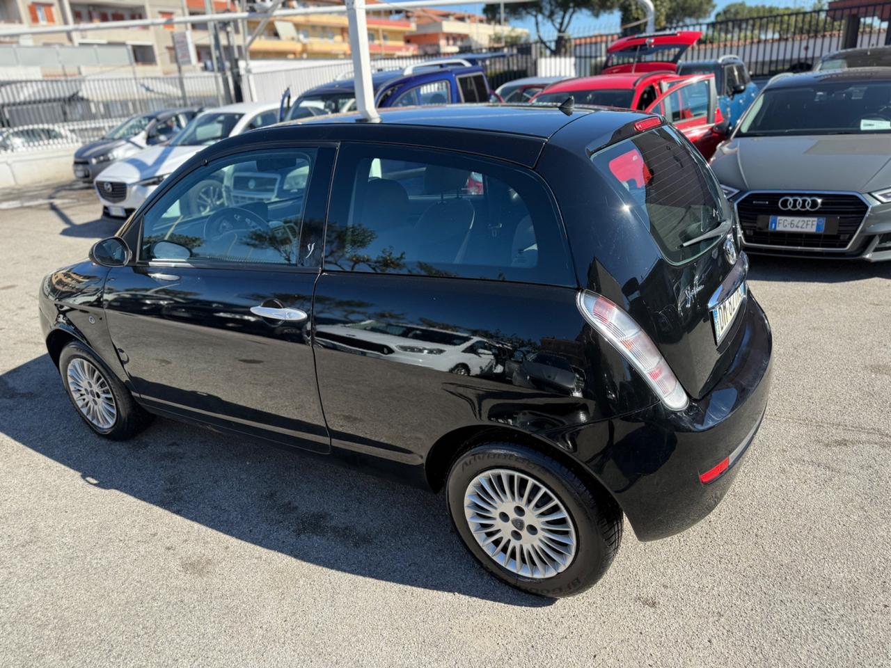 Lancia Ypsilon 1.3 MJT 75 CV Argento