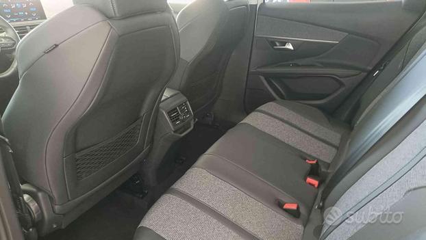 PEUGEOT 3008 1.2 VTI 130 CV GT-Line Terrain Resp