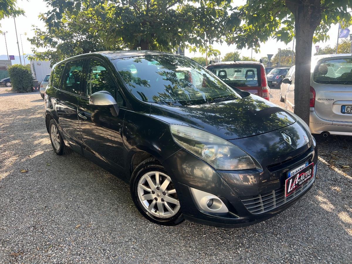 RENAULT - Scénic 1.5 dci Confort c/TomTom 7 posti