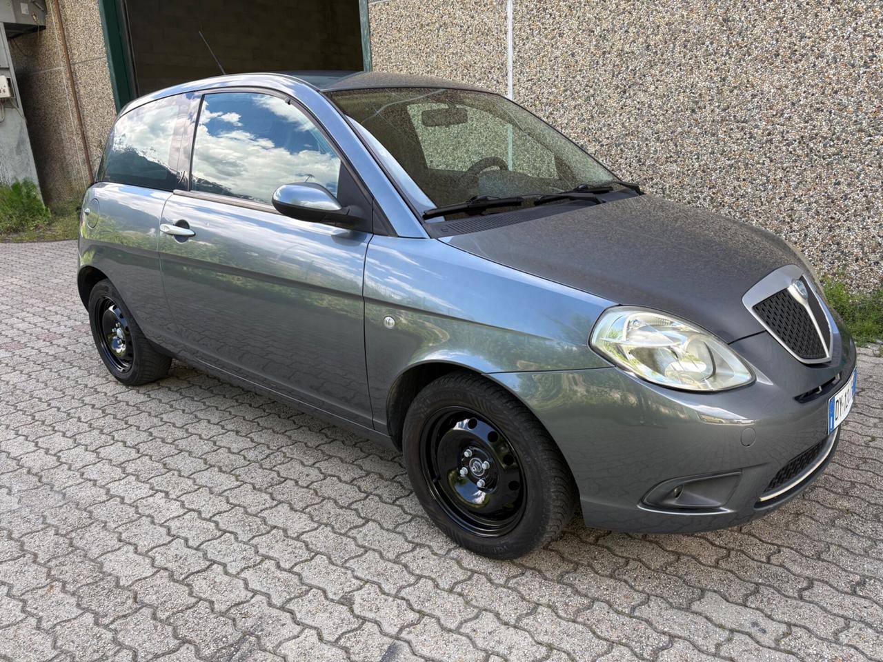 Lancia Ypsilon 1.2 Oro
