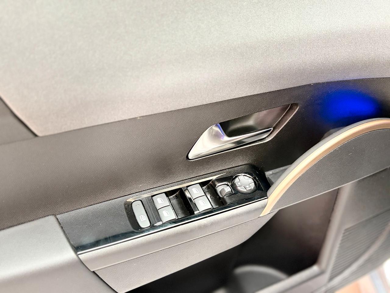 Lancia Ypsilon Hybrid e-DCT Edizione Cassina automatica