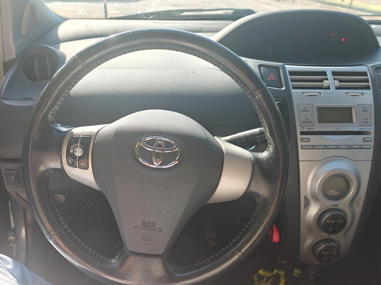 Toyota Yaris 1.0 5 porte - FRIZIONE NUOVA - NEOPATENTATI