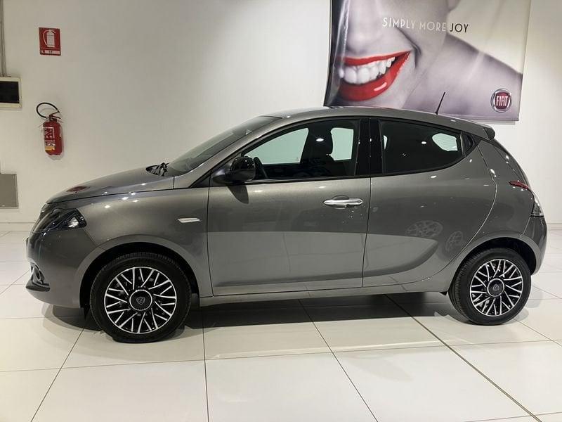 Lancia Ypsilon 1.0 FireFly 5 porte S&S Hybryd Gold