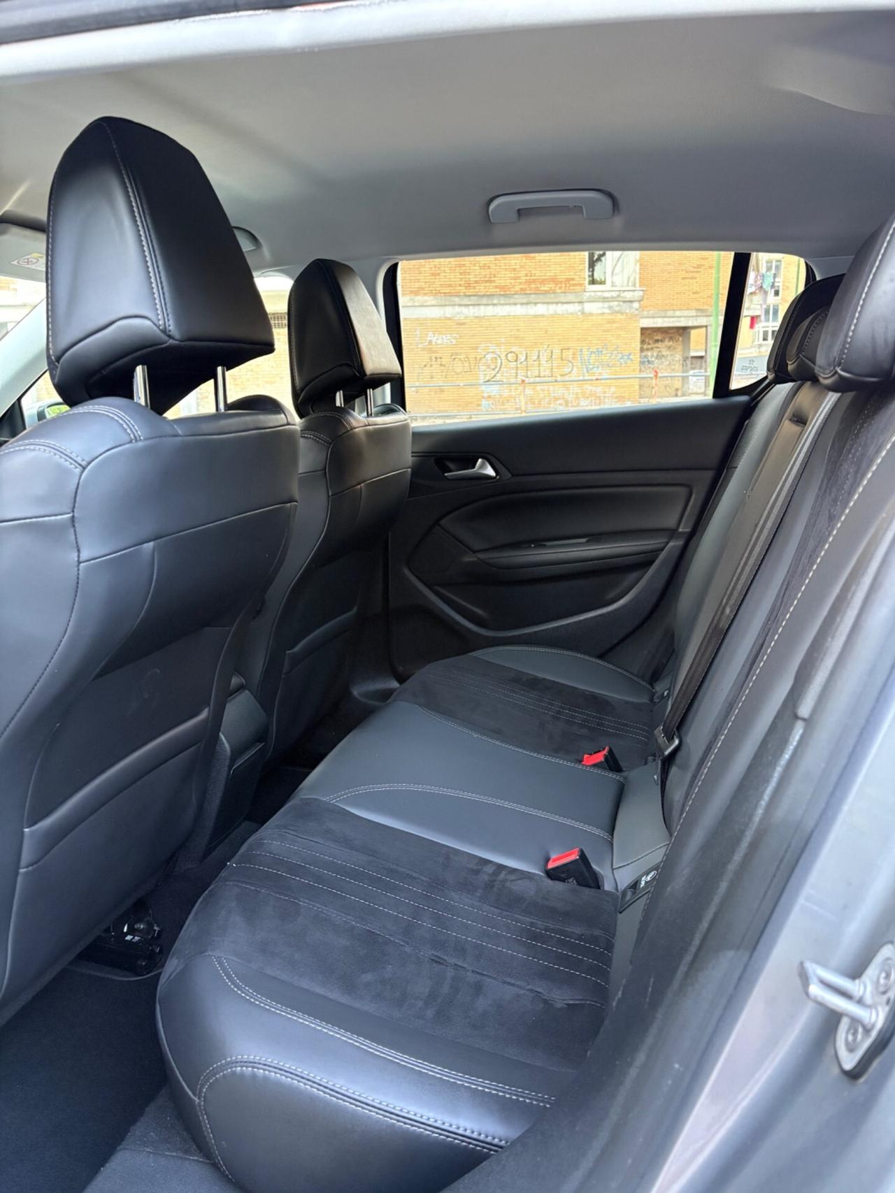 Peugeot 308 BlueHDi 1.6 120cv berlina