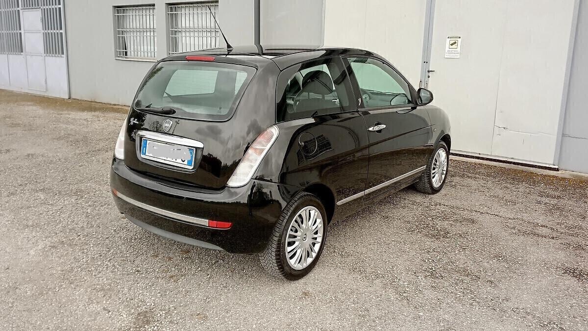 Lancia Ypsilon 1.2 - imp. GPL -